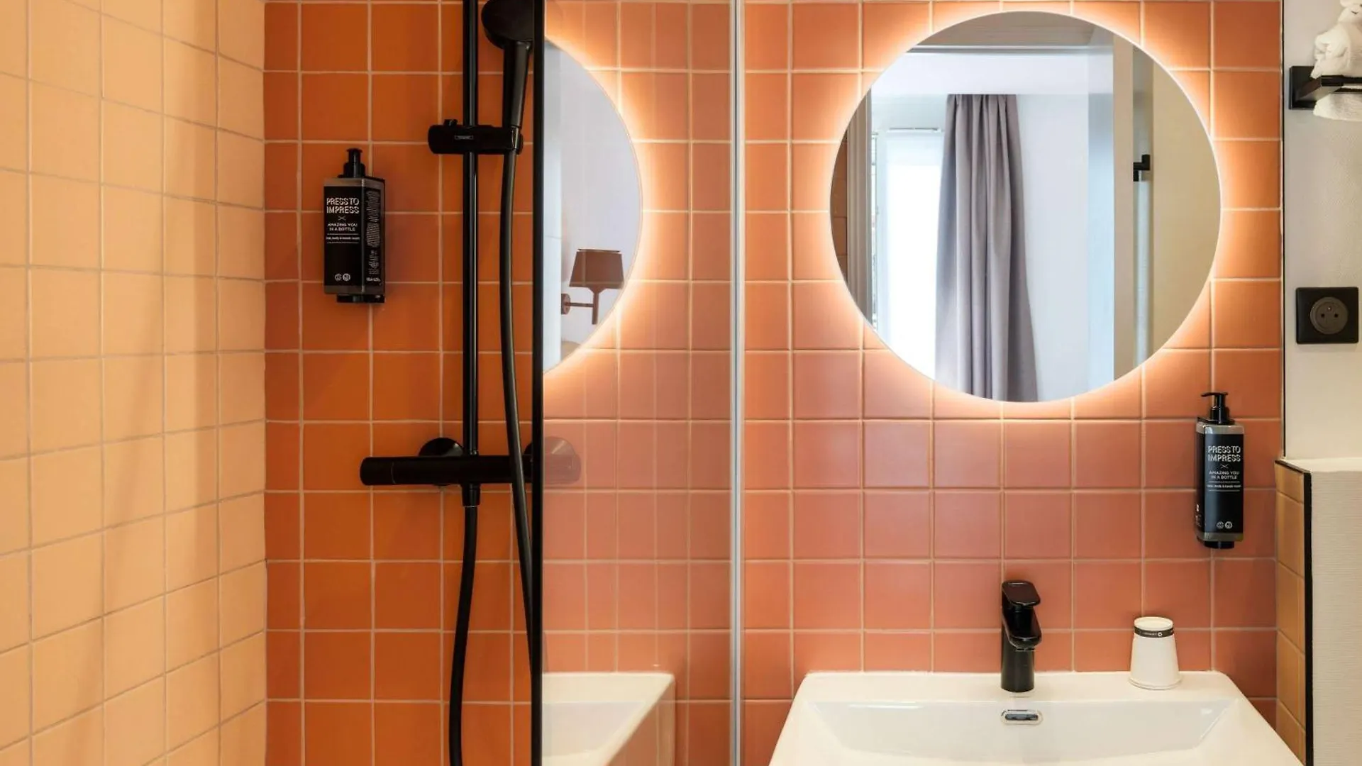 ***  Hotel Ibis Styles Paris Cadet Lafayette Francia